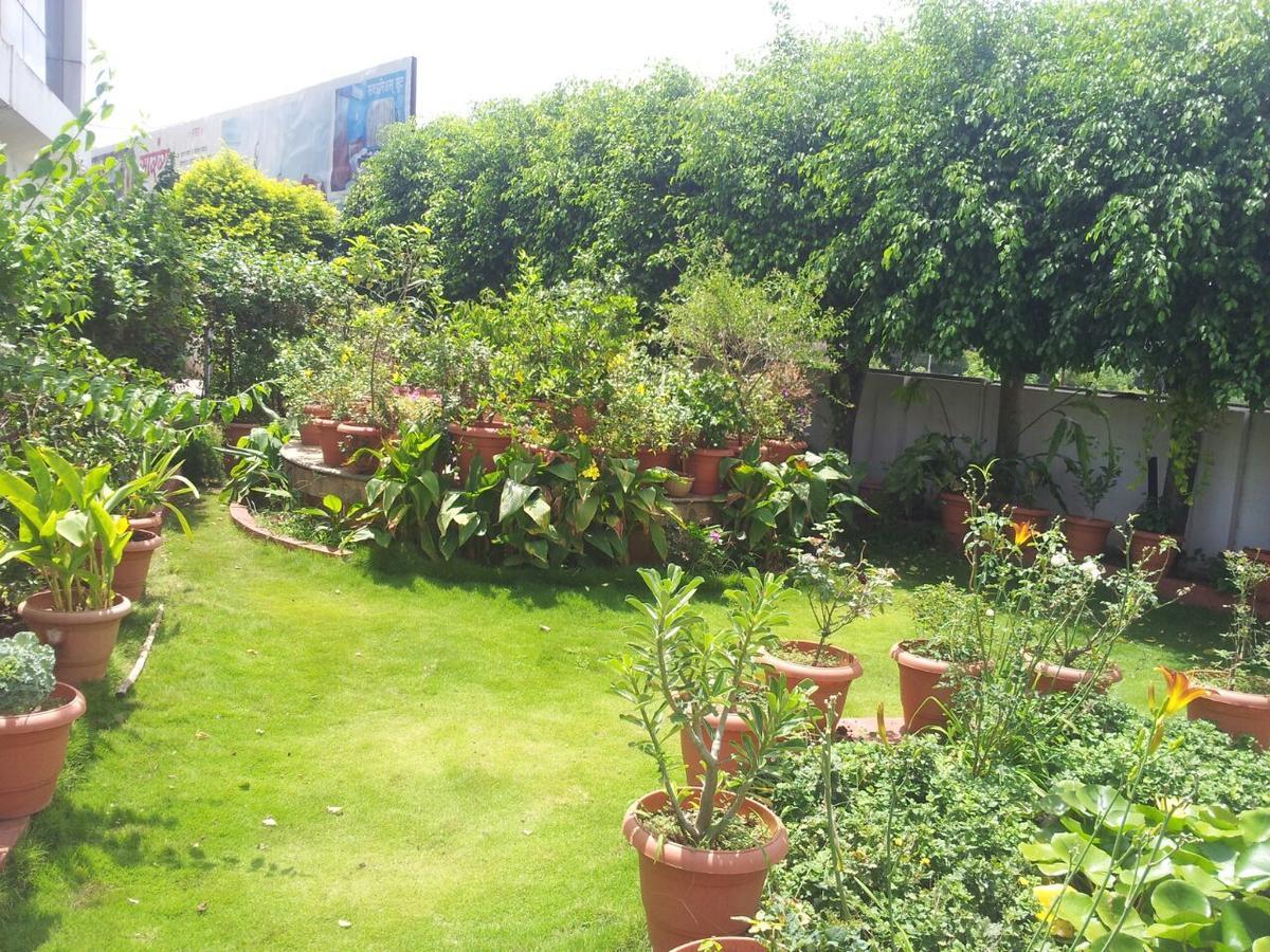 Sarang Lodging & Boarding Villa Satara Buitenkant foto