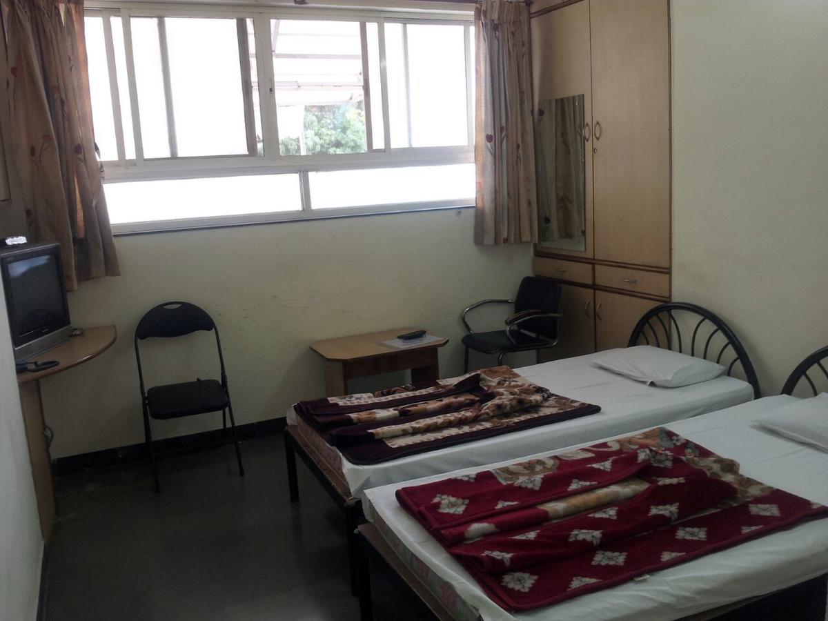 Sarang Lodging & Boarding Villa Satara Buitenkant foto