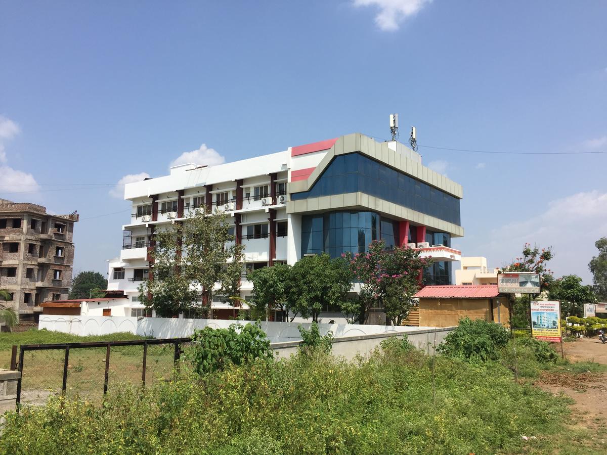 Sarang Lodging & Boarding Villa Satara Buitenkant foto