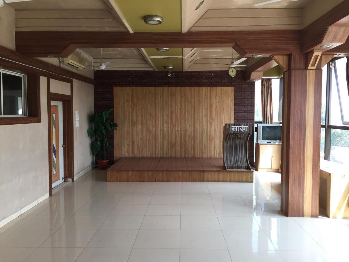 Sarang Lodging & Boarding Villa Satara Buitenkant foto