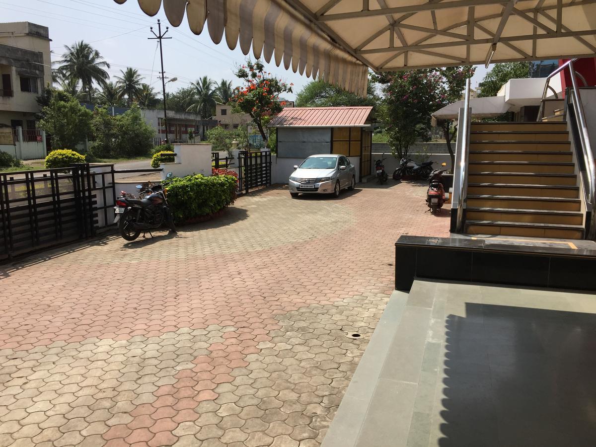 Sarang Lodging & Boarding Villa Satara Buitenkant foto