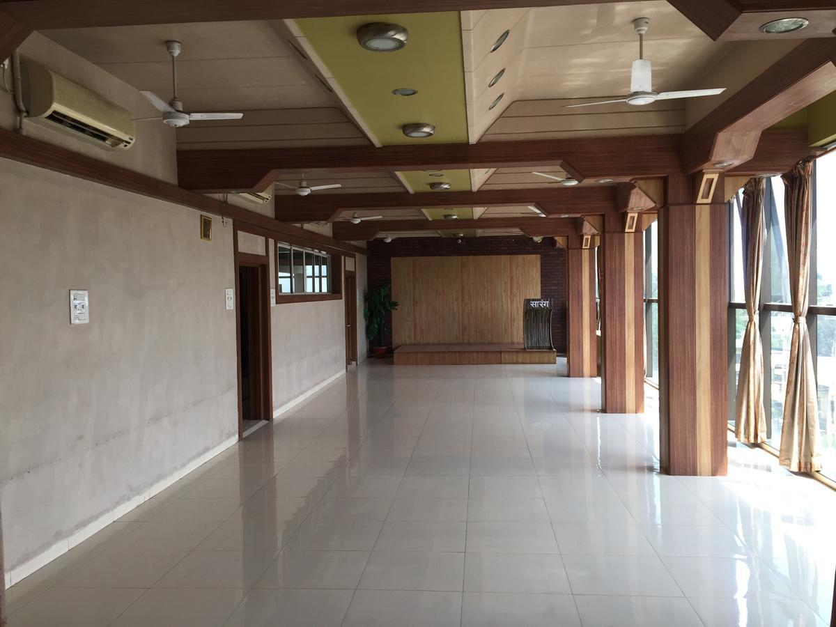 Sarang Lodging & Boarding Villa Satara Buitenkant foto