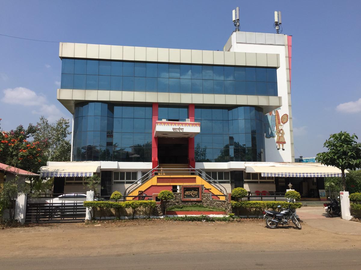 Sarang Lodging & Boarding Villa Satara Buitenkant foto