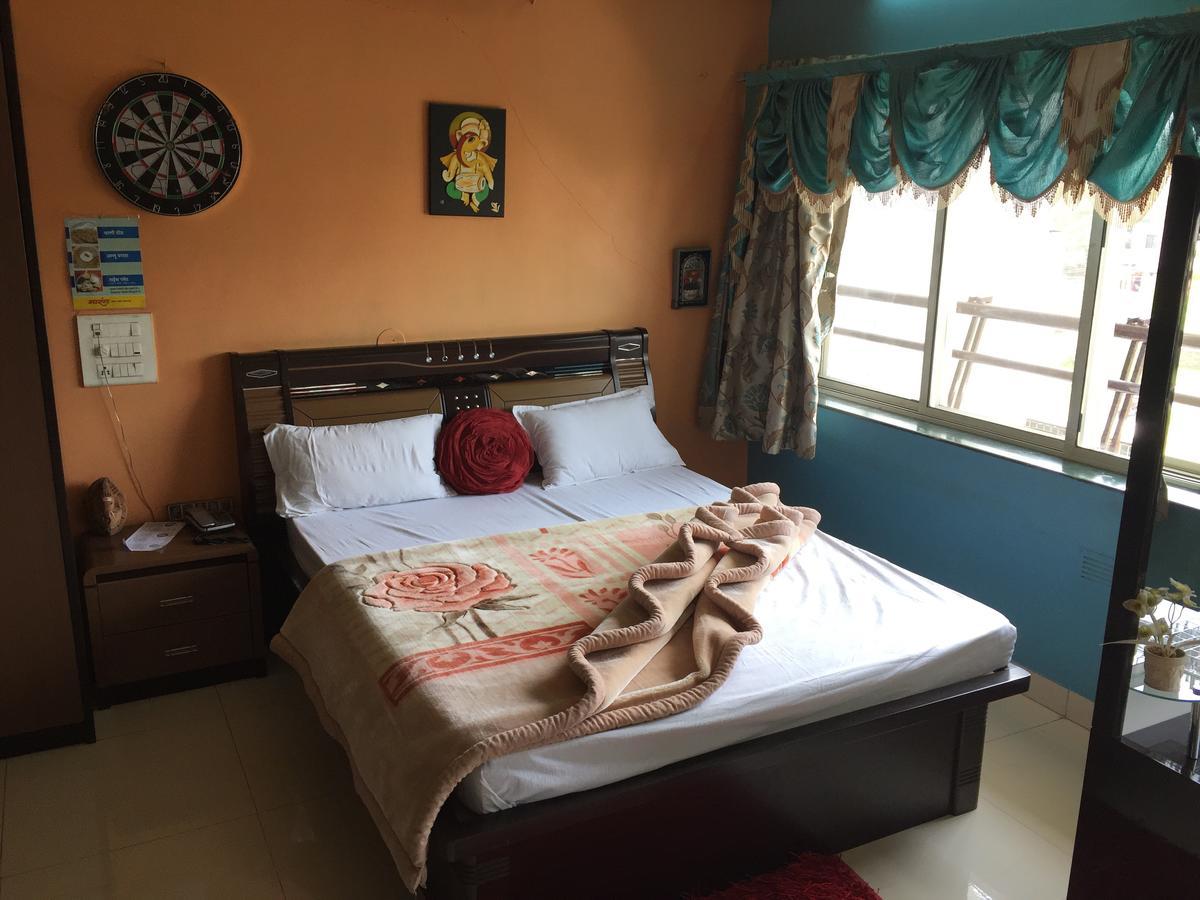 Sarang Lodging & Boarding Villa Satara Buitenkant foto